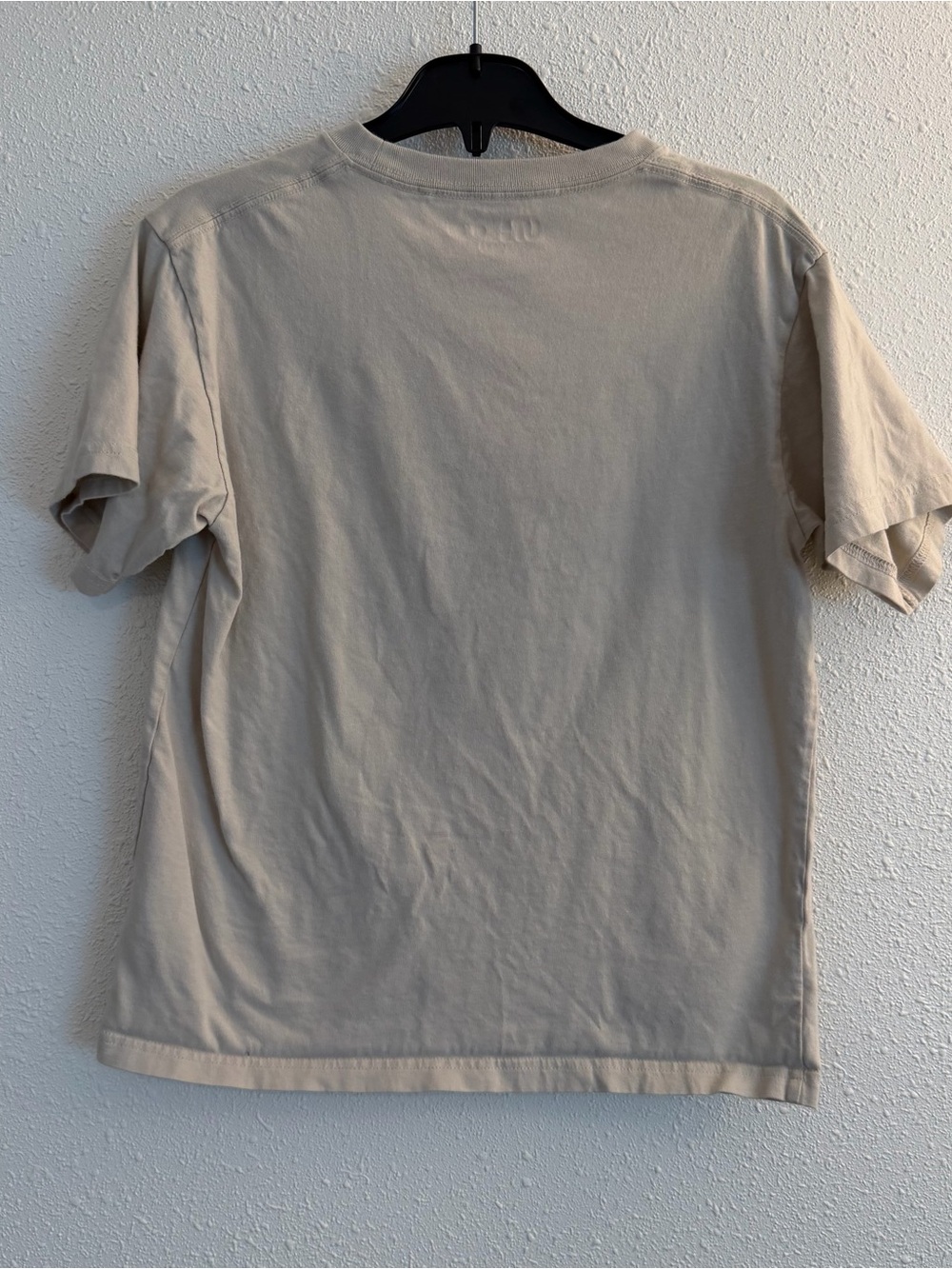 Uniqlo Beige SPY x FAMILY Graphic Tee - Neutral Tone - Picture 2 of 3
